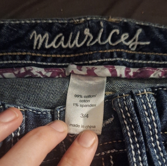 Maurice's- Dark Wash Capris - Picture 3 of 3